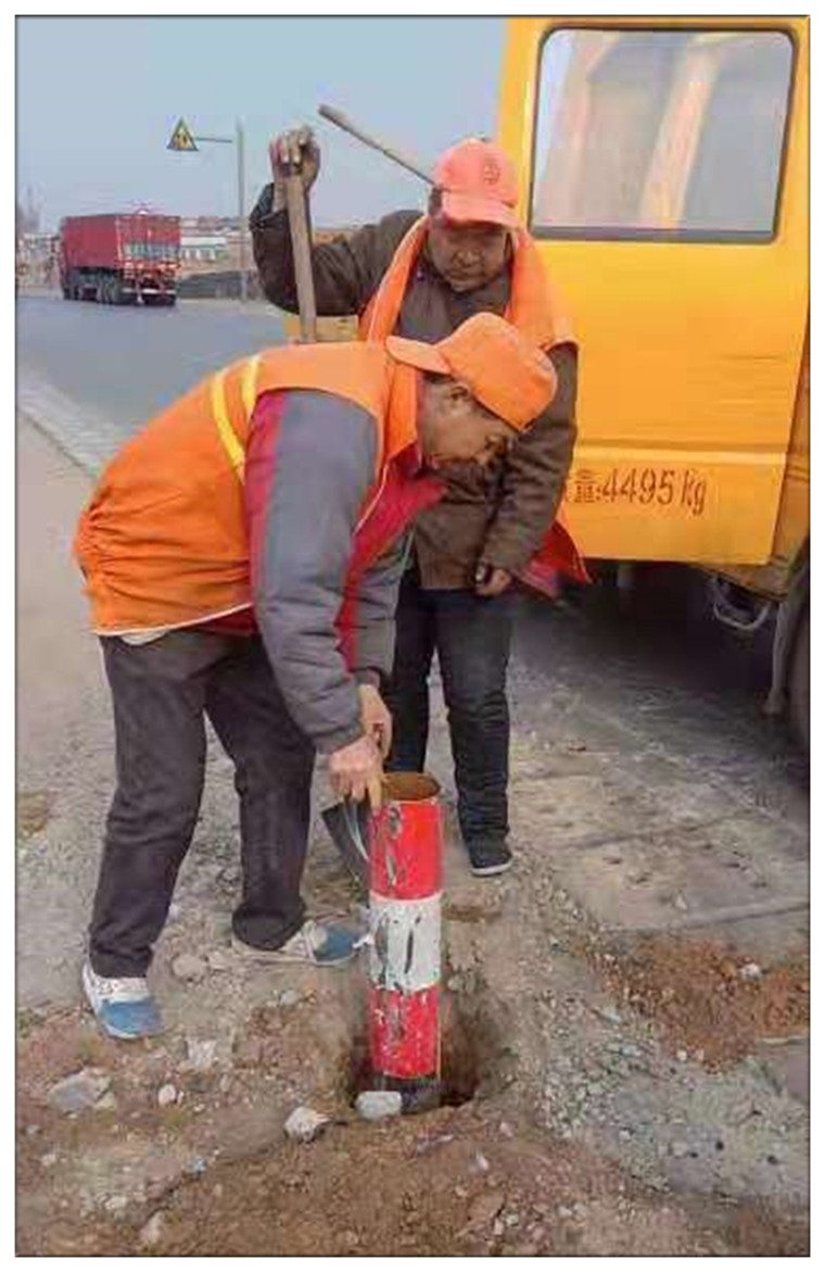 在这里——养路工人 (2).jpg