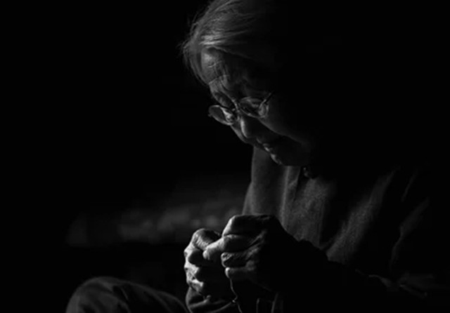 202005101589122316344.jpg 母 亲 (2).jpg