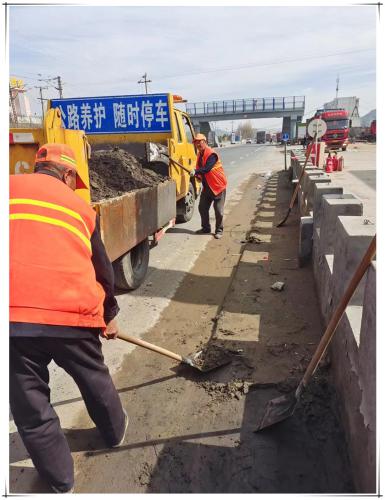 1712890463850053.jpg 养路人 路上事 (1).jpg